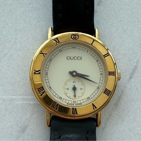 Gucci Vintage 1995 Gold and Black Leather Watch - Picture 4 of 13